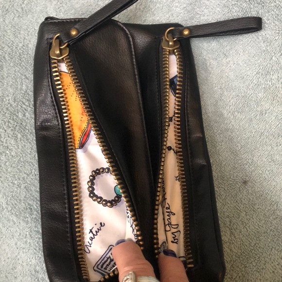 Zippered Black clutch - Picture 3 of 6